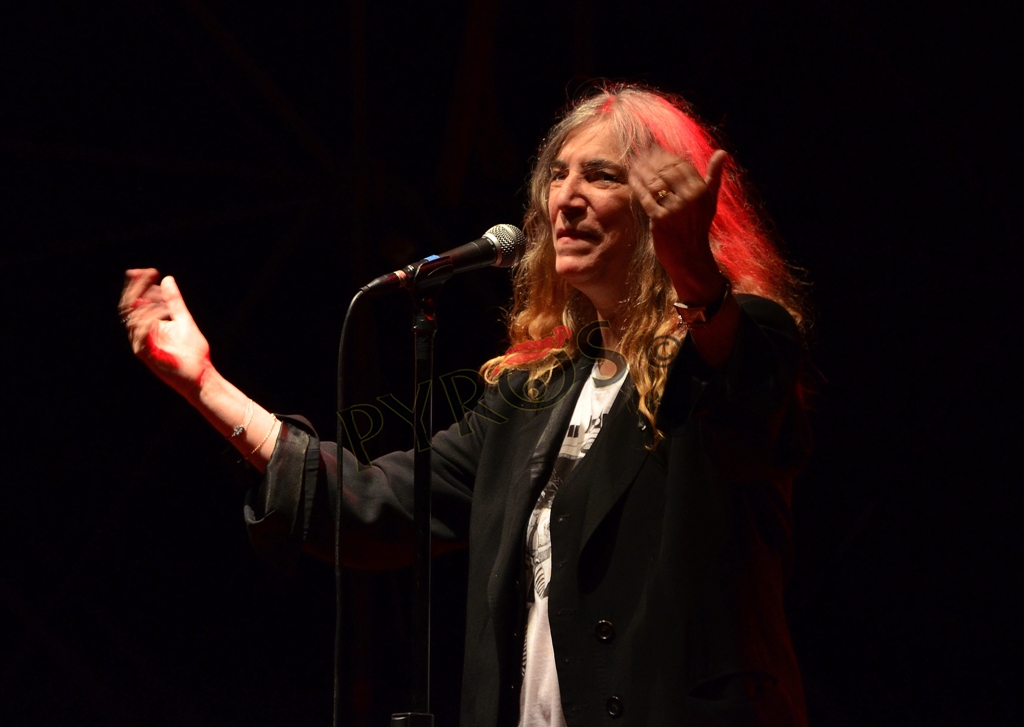 Una scatenata Patti Smith fa impazzire Scario
