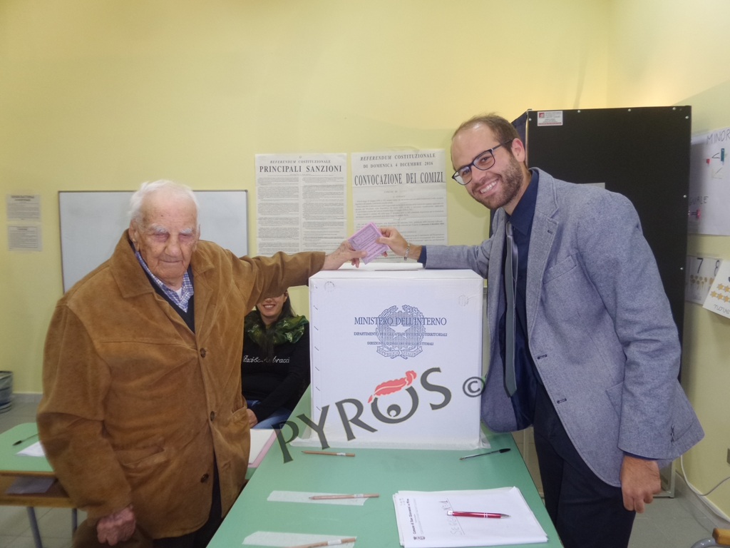 Referendum costituzionale: l'affluenza definitiva. A S. Giovanni a Piro vota il 103enne Felice Magliano!