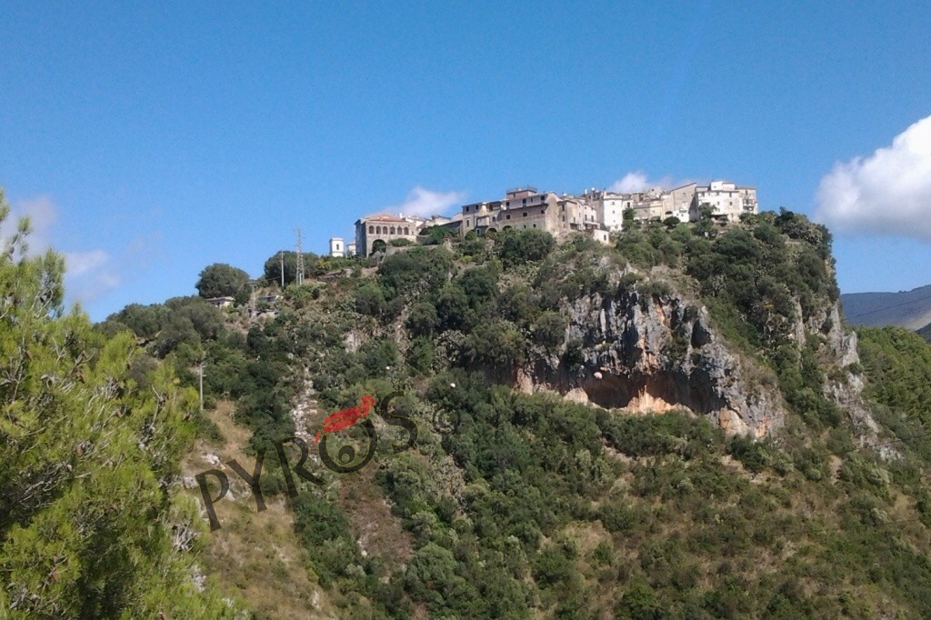 Terremoto politico a Camerota. Il Sindaco rimuove dagli incarichi il Vicesindaco Del Duca e l'Assessore Troccoli