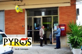 Riapre l'ufficio postale a San Giovanni a Piro, delusione tra i cittadini