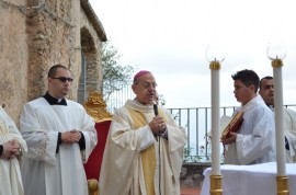 In diretta la Santa Messa dal Santuario con la benedizione del paese e del Golfo