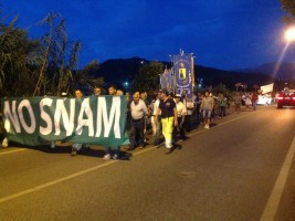 No Snam: partito il corteo di protesta a Policastro Bussentino