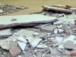 Crollo in un'aula della scuola elementare di Scario
