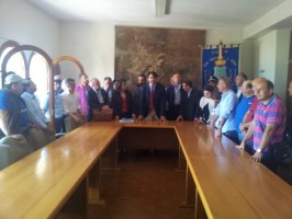 'Festa InComune': il Sindaco e il gruppo politico in piazza per festeggiare la vittoria