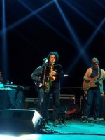 Il sax di James Senese incanta Bosco, domani a Scario il concerto di Mannarino