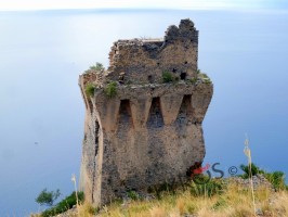 Visita alla Torre sospesa sull'infinito. Alla fine dell'escursione l'amara scoperta...