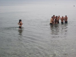 Un tuffo rigenerante nel mare di Scario per dare il benvenuto al 2016!