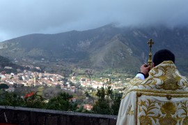 La Stauroteca benedice il popolo di San Giovanni a Piro