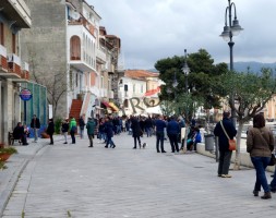 Scario: isola pedonale anche nei prefestivi
