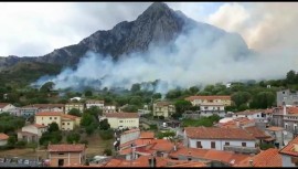 Bosco: paura in paese per un incendio causato dai fuochi pirotecnici
