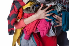 Vecchi abiti usati: comunicazione per l'utilizzo a scopi sociali