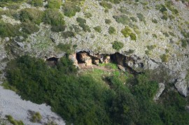 La misteriosa grotta 'ru savucu' e la caratteristica 'coppa dell'acqua'