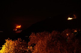 Continua a bruciare il golfo di Policastro. Notte di fuoco nei pressi di Maratea