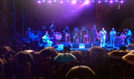 Il Maestro Avitabile in concerto...sotto la pioggia (VIDEO E FOTO)