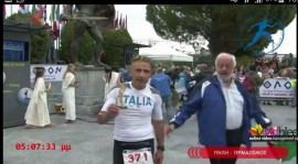 L'ultramaratoneta italiano Giuseppe Tripari porta a termine la sua seconda, eroica, Spartathlon