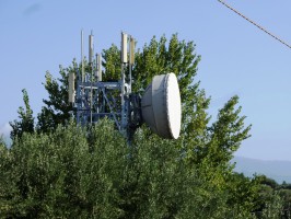 La societa' INWIT pronta a ridurre il numero delle antenne dell'impianto al rione Ponte