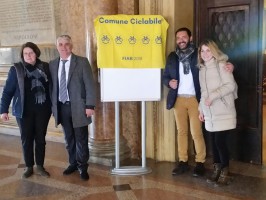 Il Sindaco di Camerota ritira a Bologna il riconoscimento di Comune Ciclabile