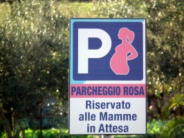 Infantini: Parcheggi ''rosa'' per le donne in gravidanza anche a Camerota