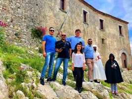 Su Rai3 la magia di Torraca, il borgo del Castello Palamolla protagonista al Tg Itinerante (il video)