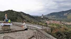 Pietrasanta, senza fedeli, benedice il popolo di San Giovanni a Piro. Il racconto della festa nel pieno dell'emergenza Covid-19