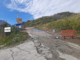 Dissesto stradale e danni alla conduttura idrica presso Spineto a Scario